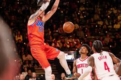 关于洛杉矶快船半决赛惊险菲尼克斯太阳，肖若腾砍下25记关键球，全场沸腾的信息